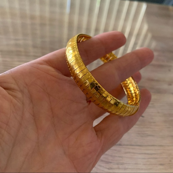 Milor Jewelry - 18KT Yellow Gold Over Sterling Silver Patterned Omega Bangle Bracelet 7.25”